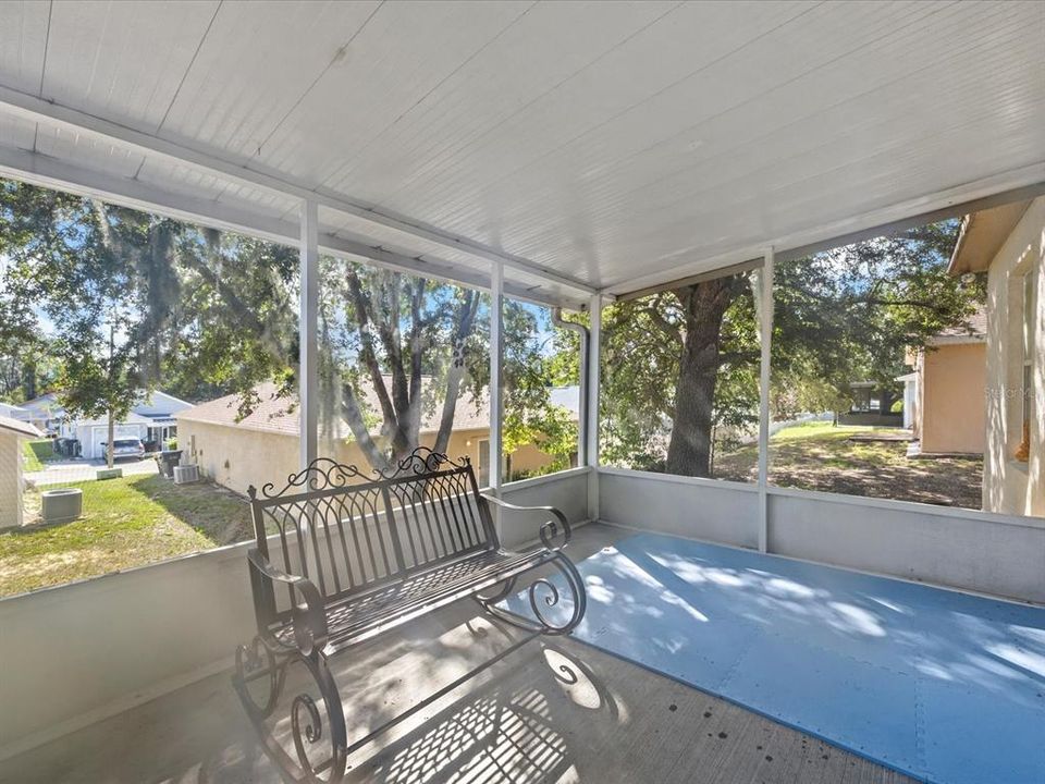 Active With Contract: $290,000 (3 beds, 2 baths, 1424 Square Feet)