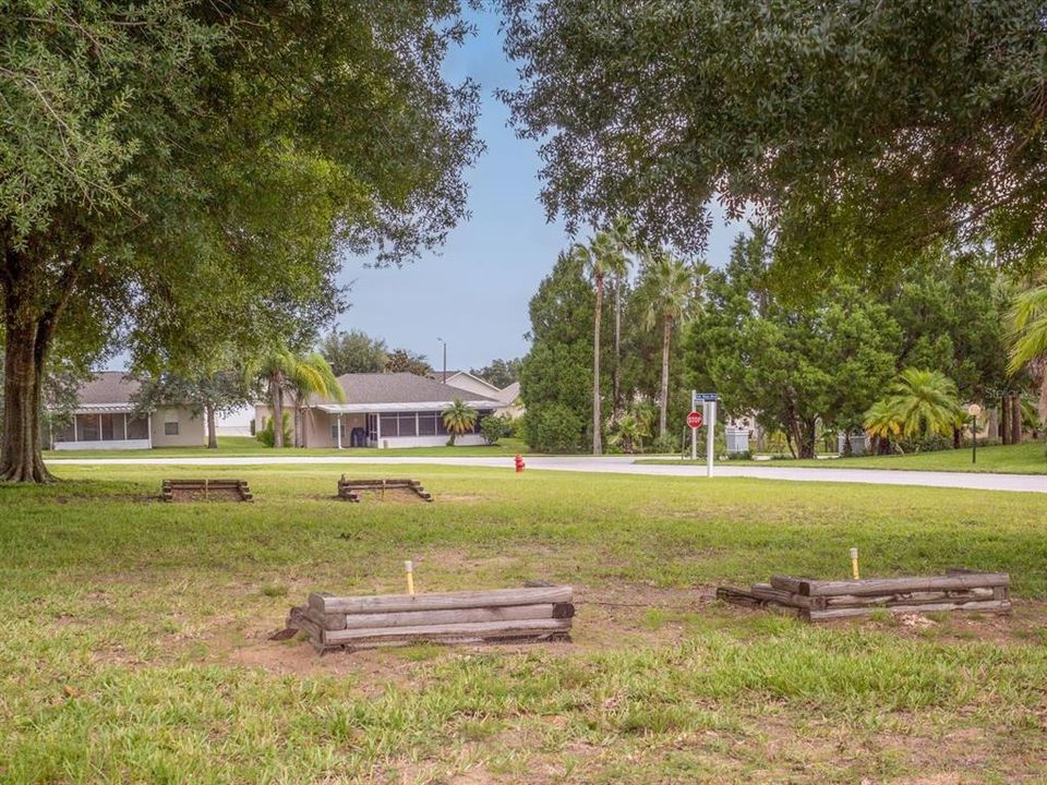 Active With Contract: $290,000 (3 beds, 2 baths, 1424 Square Feet)