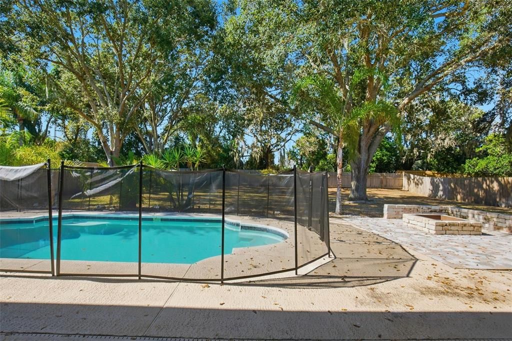 Activo con contrato: $549,900 (4 camas, 3 baños, 2308 Pies cuadrados)