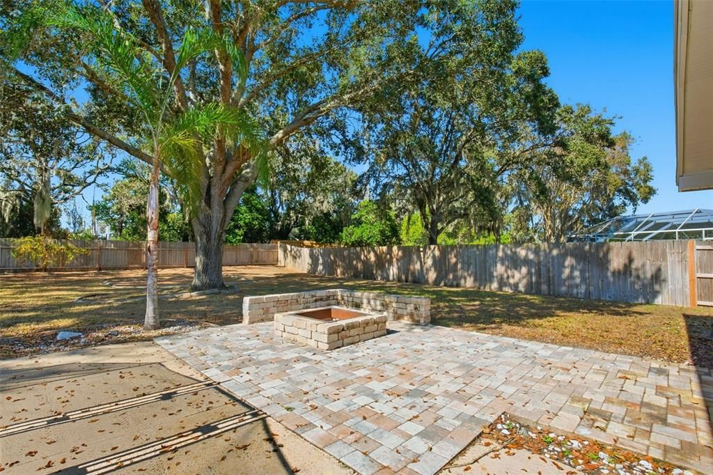 Activo con contrato: $549,900 (4 camas, 3 baños, 2308 Pies cuadrados)