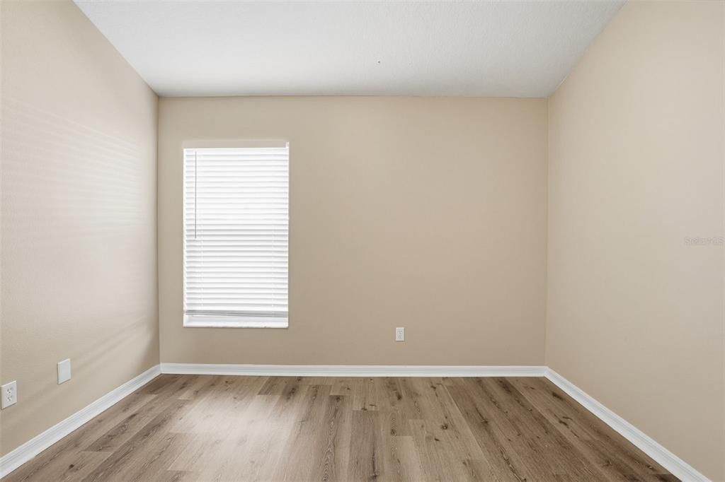 Activo con contrato: $549,900 (4 camas, 3 baños, 2308 Pies cuadrados)