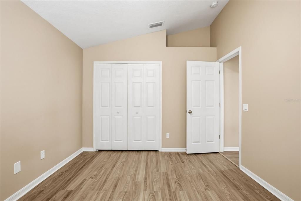 Activo con contrato: $549,900 (4 camas, 3 baños, 2308 Pies cuadrados)