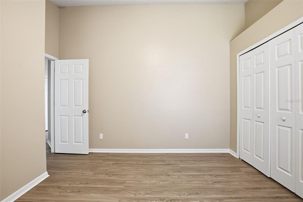 Activo con contrato: $549,900 (4 camas, 3 baños, 2308 Pies cuadrados)