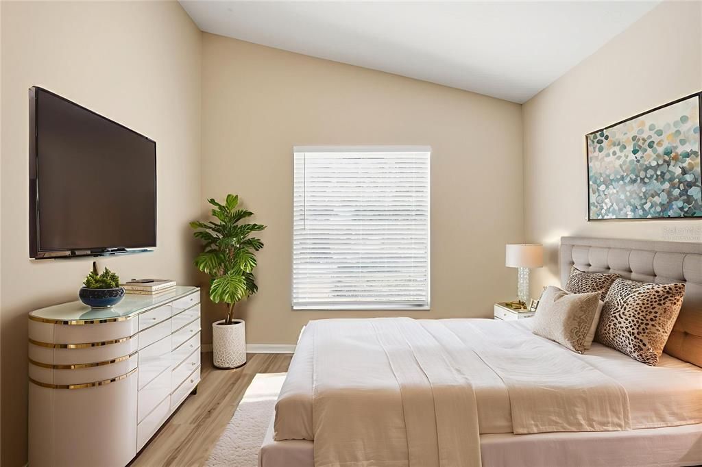 Activo con contrato: $549,900 (4 camas, 3 baños, 2308 Pies cuadrados)