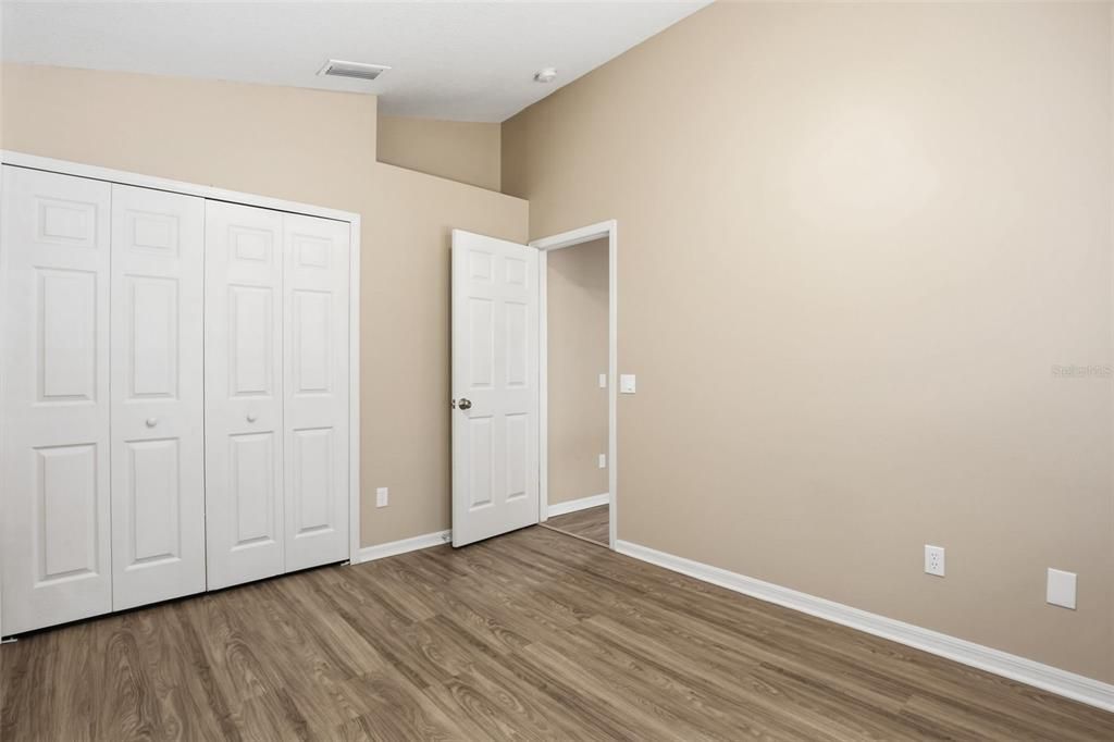 Activo con contrato: $549,900 (4 camas, 3 baños, 2308 Pies cuadrados)