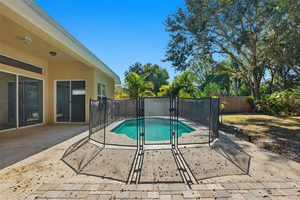 Activo con contrato: $549,900 (4 camas, 3 baños, 2308 Pies cuadrados)