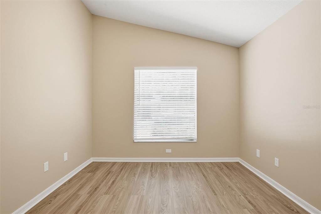 Activo con contrato: $549,900 (4 camas, 3 baños, 2308 Pies cuadrados)