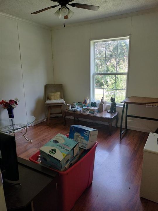 待售: $350,000 (3 贝兹, 2 浴室, 1728 平方英尺)