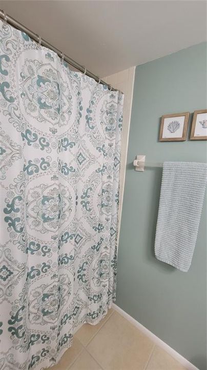 合同活跃: $139,900 (2 贝兹, 2 浴室, 899 平方英尺)