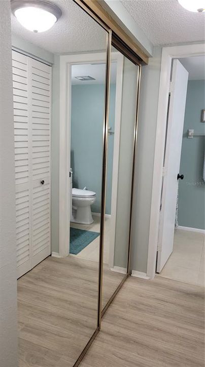 合同活跃: $139,900 (2 贝兹, 2 浴室, 899 平方英尺)