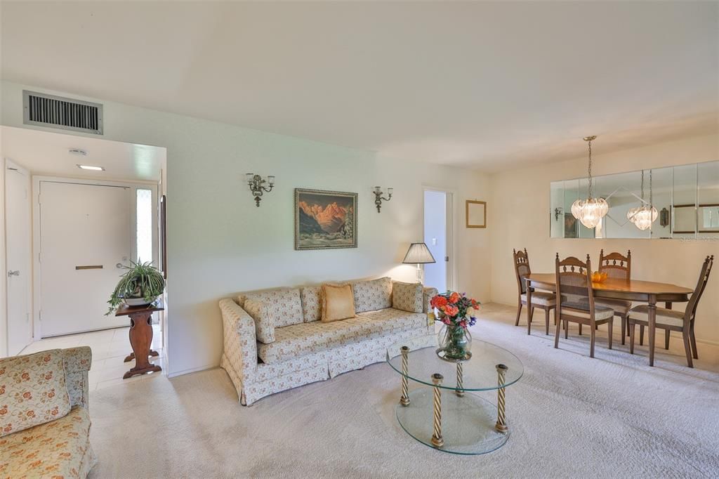 Active With Contract: $239,900 (2 beds, 2 baths, 1402 Square Feet)