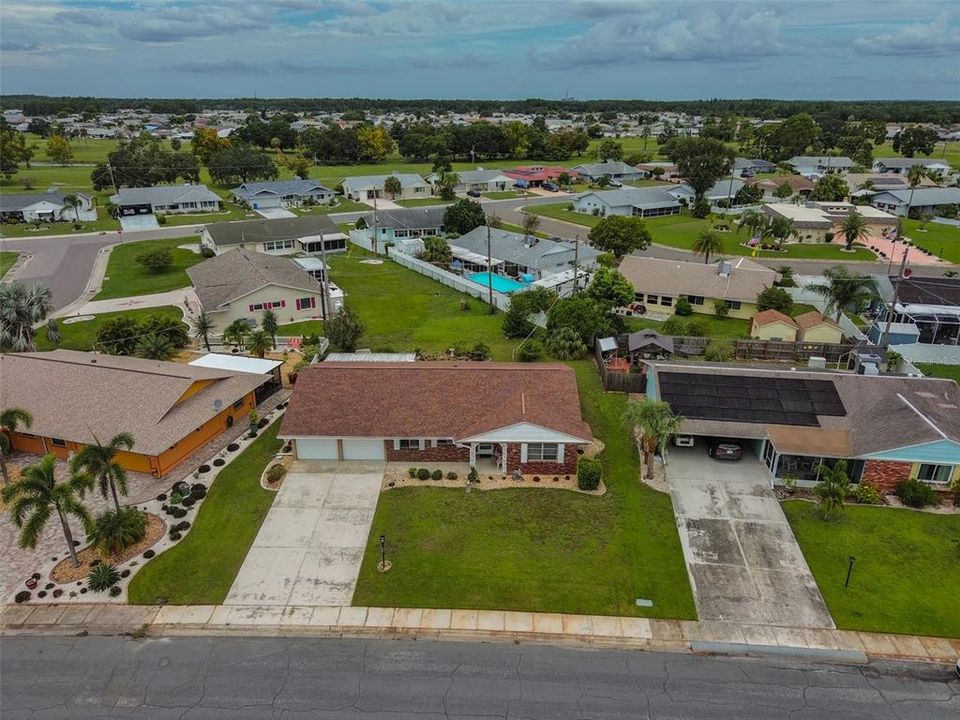 Active With Contract: $239,900 (2 beds, 2 baths, 1402 Square Feet)