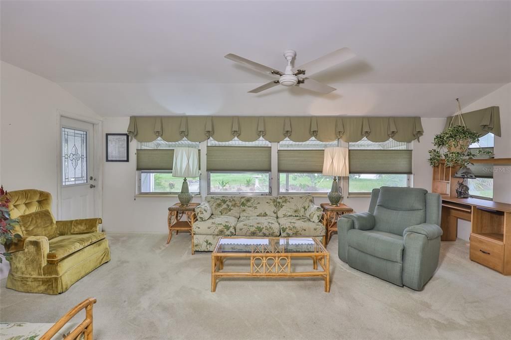 Active With Contract: $239,900 (2 beds, 2 baths, 1402 Square Feet)