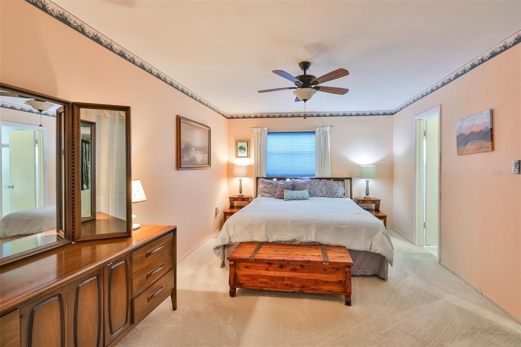 Active With Contract: $239,900 (2 beds, 2 baths, 1402 Square Feet)