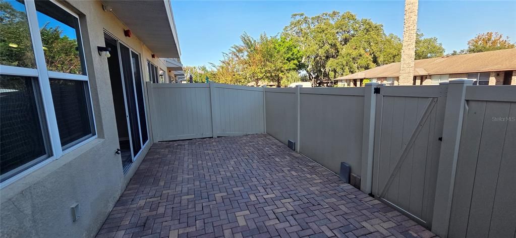 合同活跃: $2,700 (3 贝兹, 2 浴室, 1871 平方英尺)