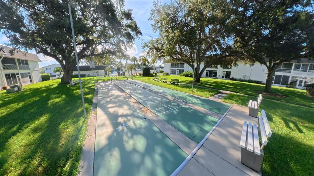 合同活跃: $78,000 (1 贝兹, 1 浴室, 725 平方英尺)