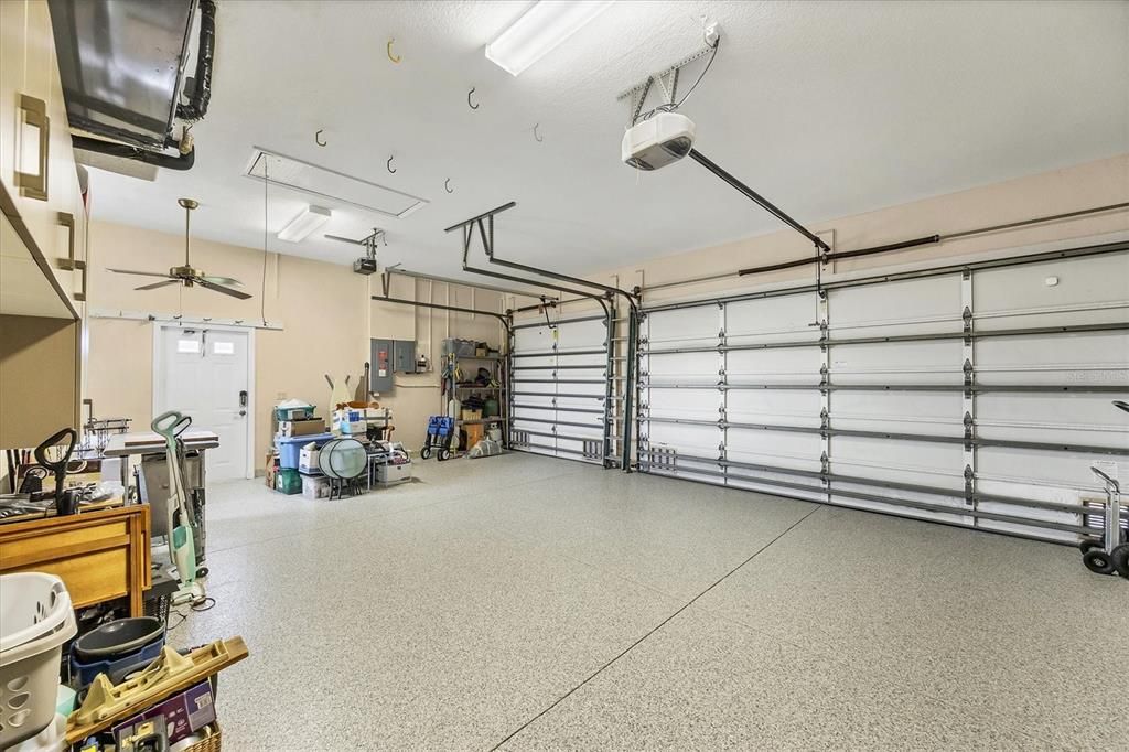 For Sale: $1,000,000 (3 beds, 2 baths, 2171 Square Feet)