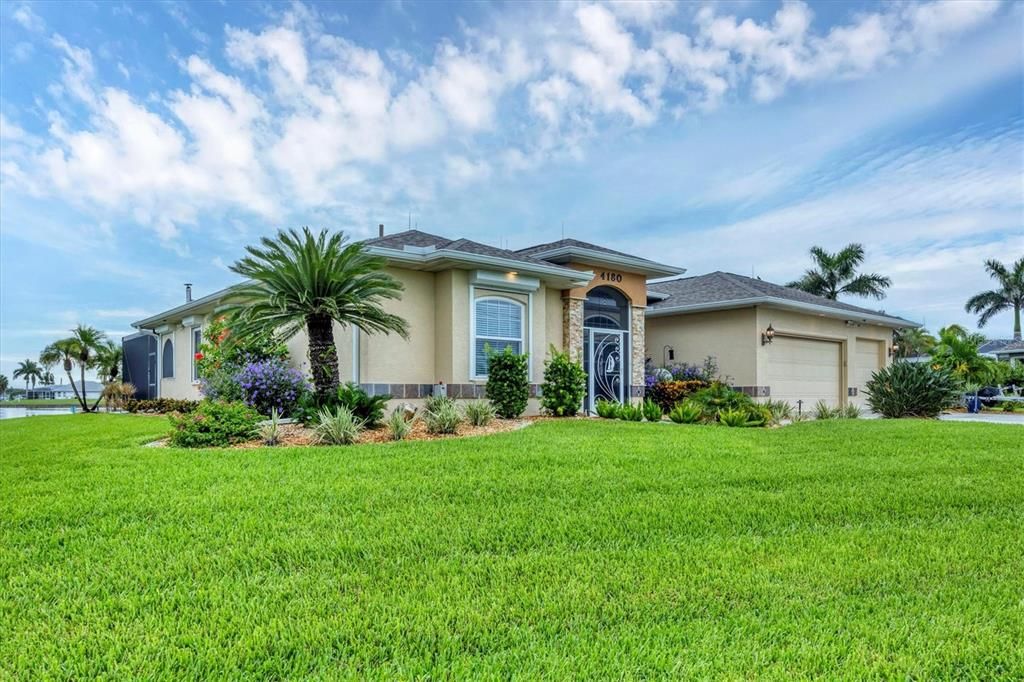 For Sale: $1,000,000 (3 beds, 2 baths, 2171 Square Feet)