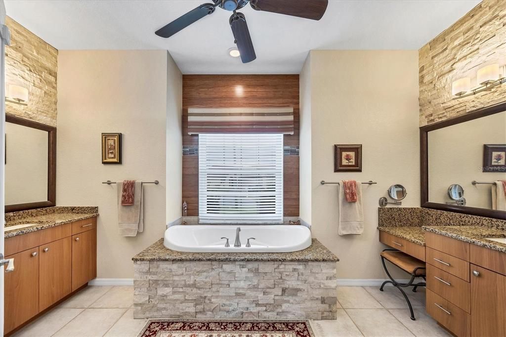 For Sale: $1,000,000 (3 beds, 2 baths, 2171 Square Feet)