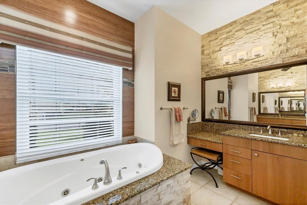 For Sale: $1,000,000 (3 beds, 2 baths, 2171 Square Feet)