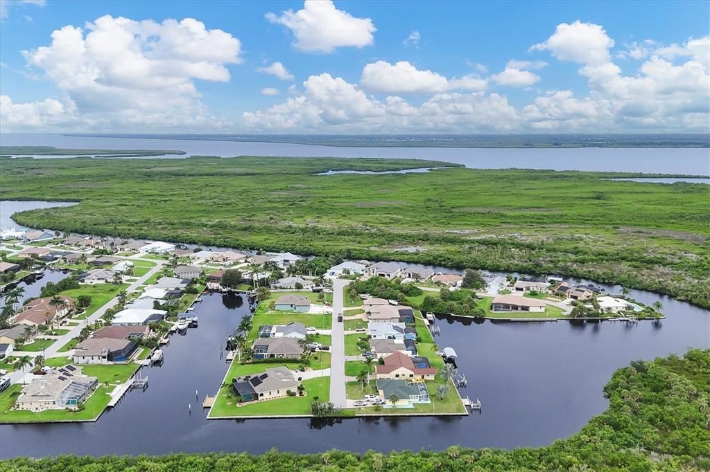 For Sale: $1,000,000 (3 beds, 2 baths, 2171 Square Feet)
