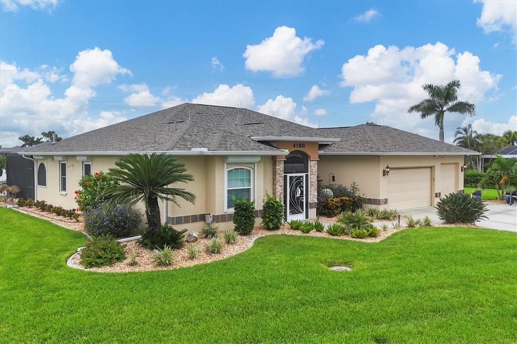 For Sale: $1,000,000 (3 beds, 2 baths, 2171 Square Feet)