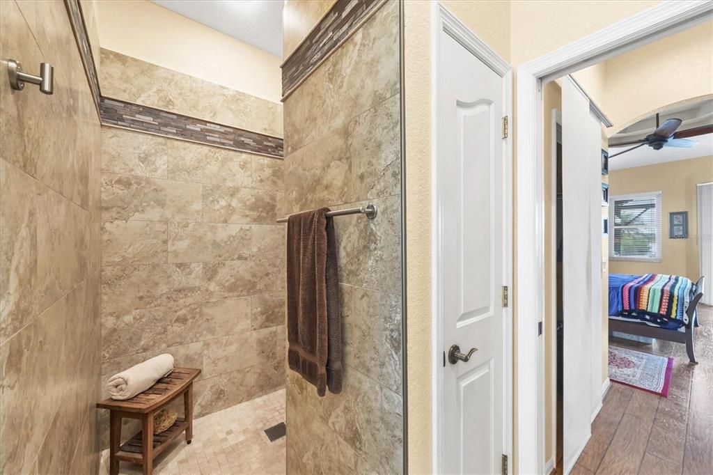 For Sale: $1,000,000 (3 beds, 2 baths, 2171 Square Feet)