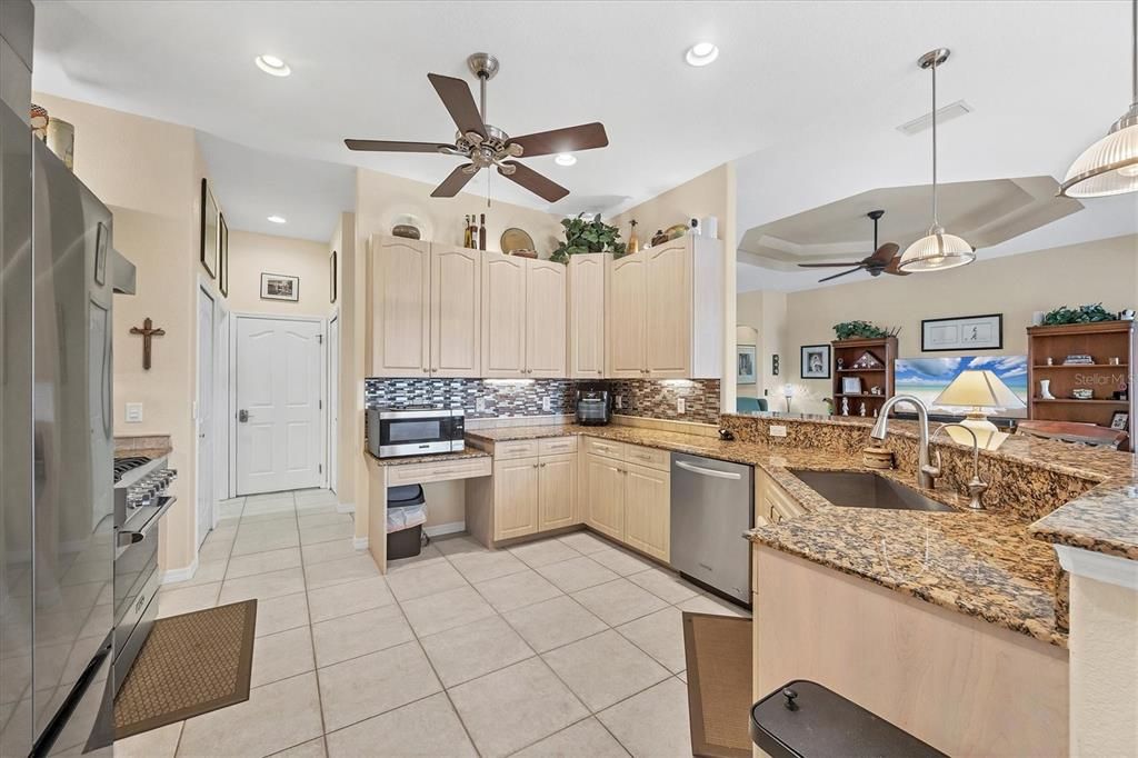 For Sale: $1,000,000 (3 beds, 2 baths, 2171 Square Feet)