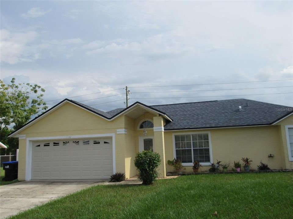 Под контрактом: $330,000 (3 спален, 2 ванн, 1351 Квадратных фут)