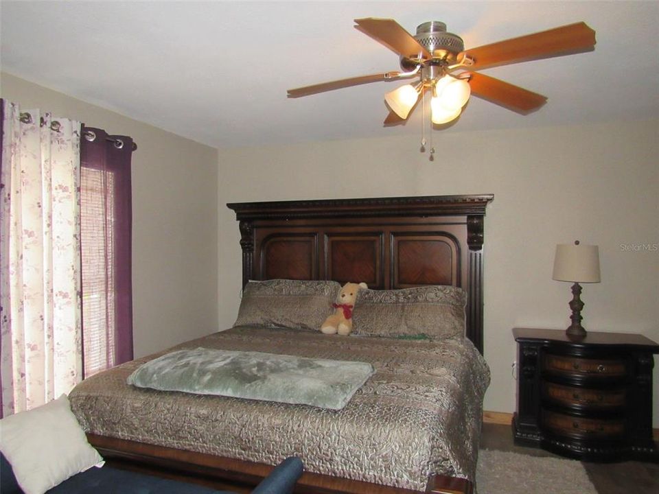 Под контрактом: $330,000 (3 спален, 2 ванн, 1351 Квадратных фут)