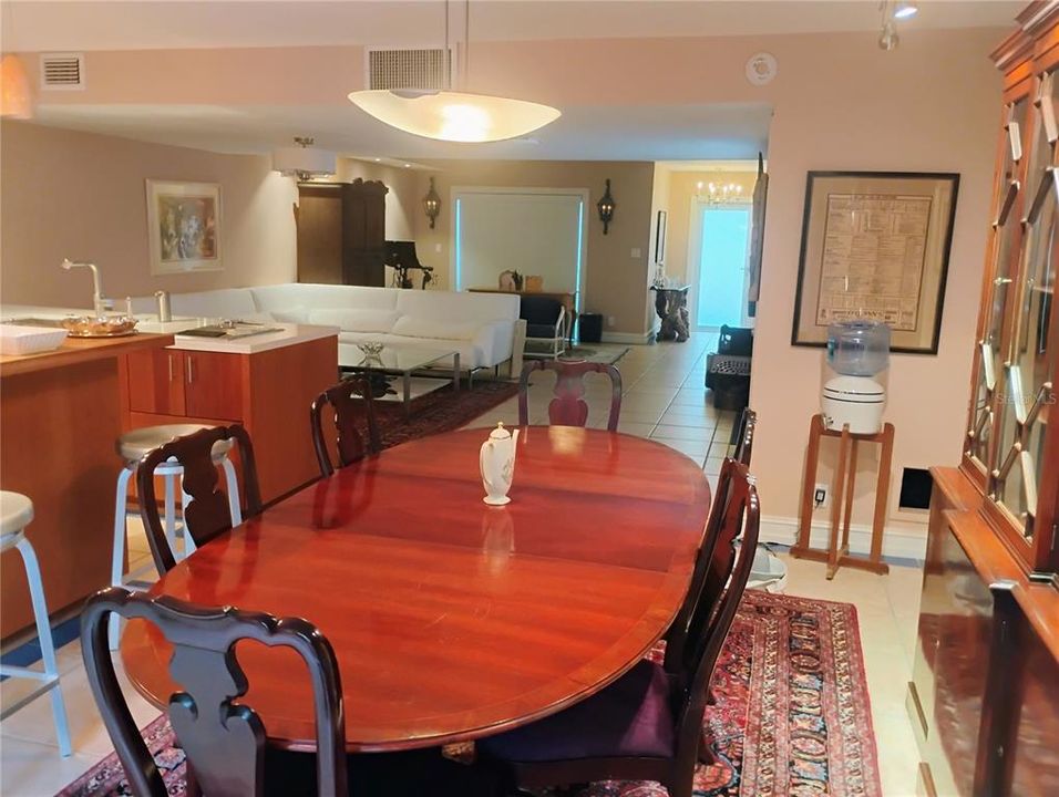 На продажу: $540,000 (2 спален, 2 ванн, 1798 Квадратных фут)