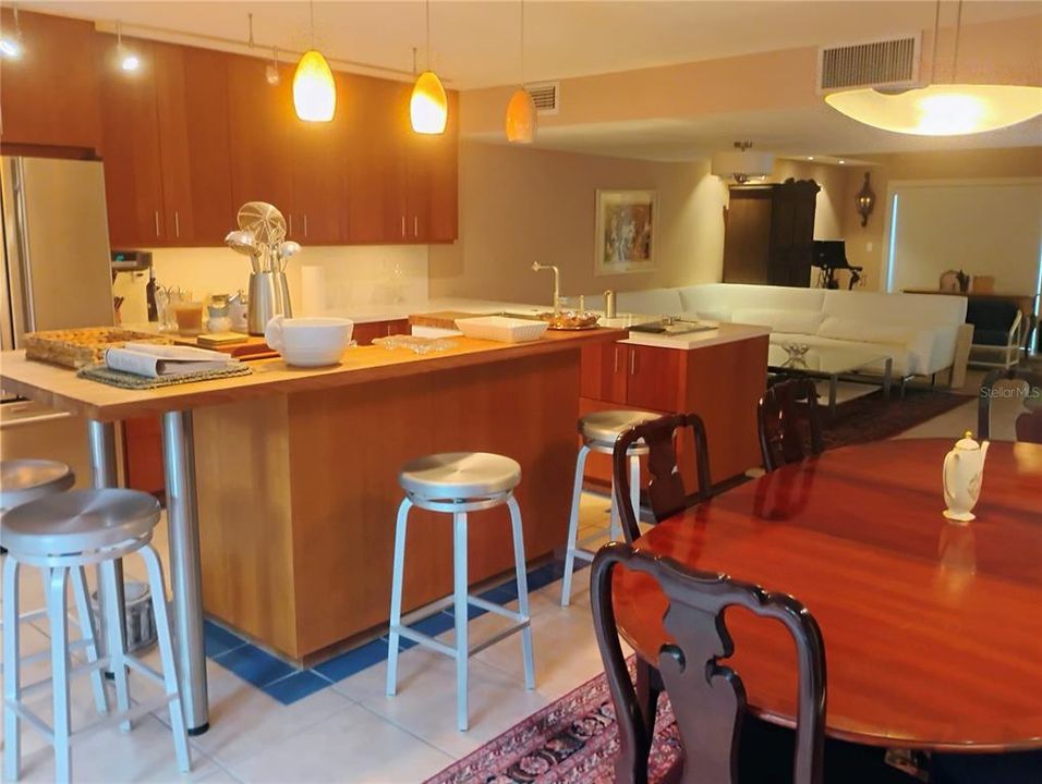 На продажу: $540,000 (2 спален, 2 ванн, 1798 Квадратных фут)