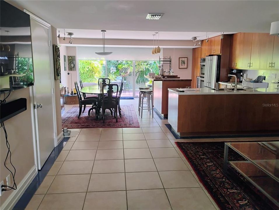 На продажу: $540,000 (2 спален, 2 ванн, 1798 Квадратных фут)