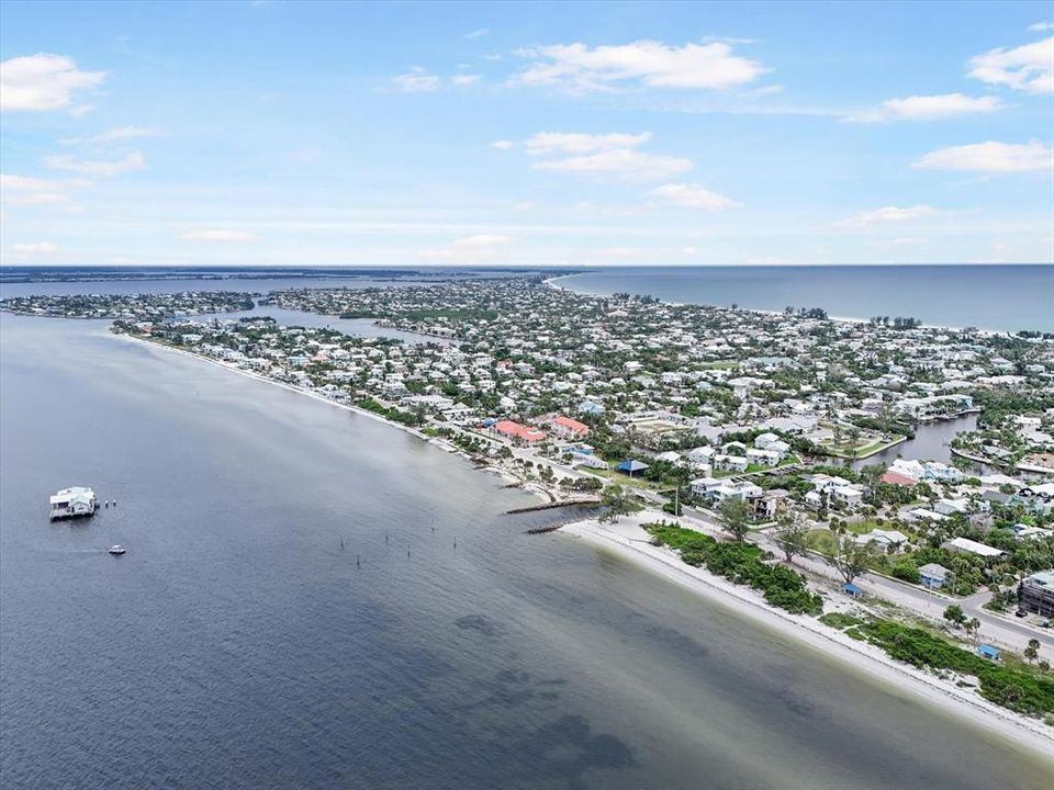 合同活跃: $545,000 (2 贝兹, 1 浴室, 822 平方英尺)