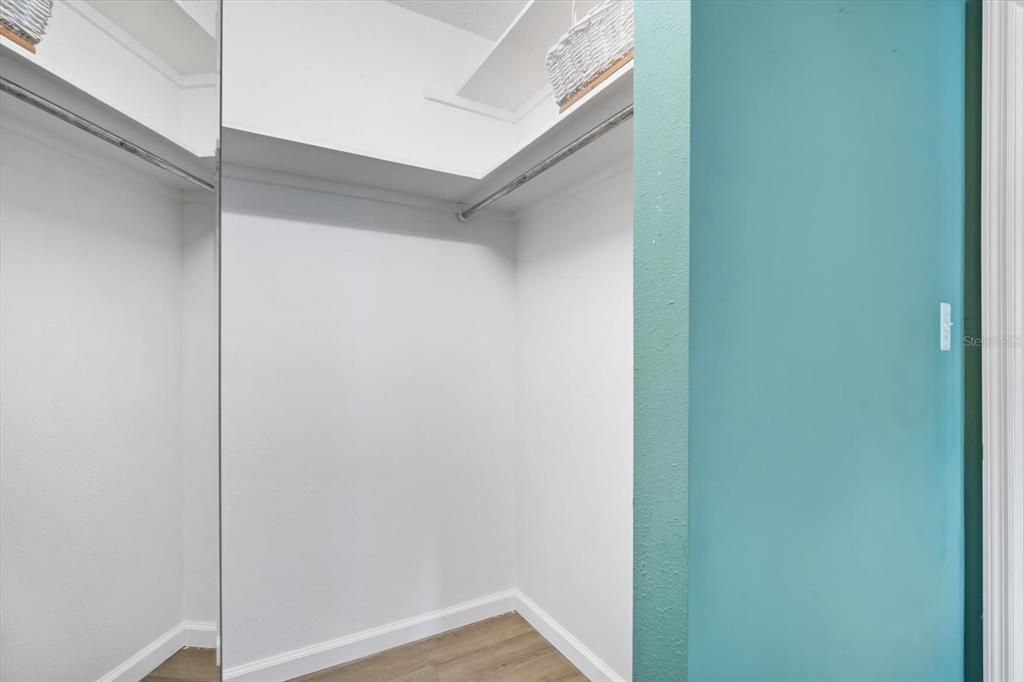 合同活跃: $545,000 (2 贝兹, 1 浴室, 822 平方英尺)