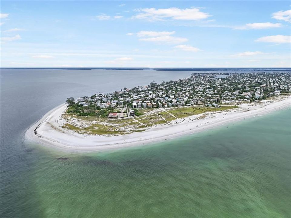 合同活跃: $545,000 (2 贝兹, 1 浴室, 822 平方英尺)