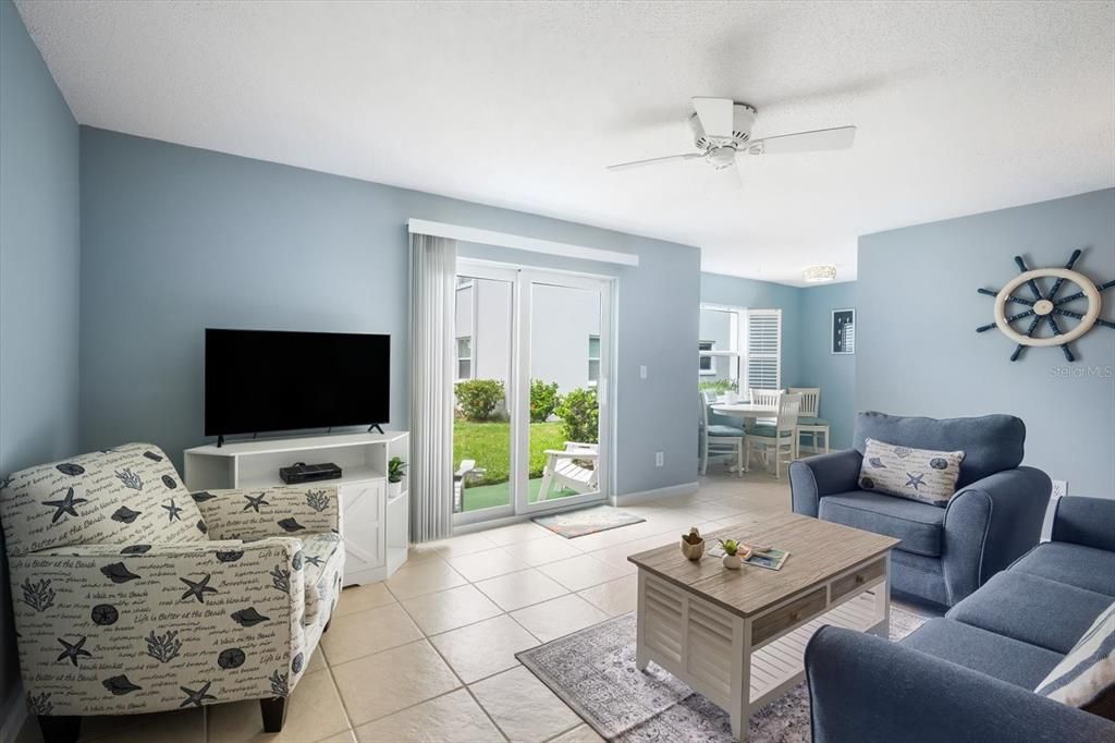 合同活跃: $545,000 (2 贝兹, 1 浴室, 822 平方英尺)