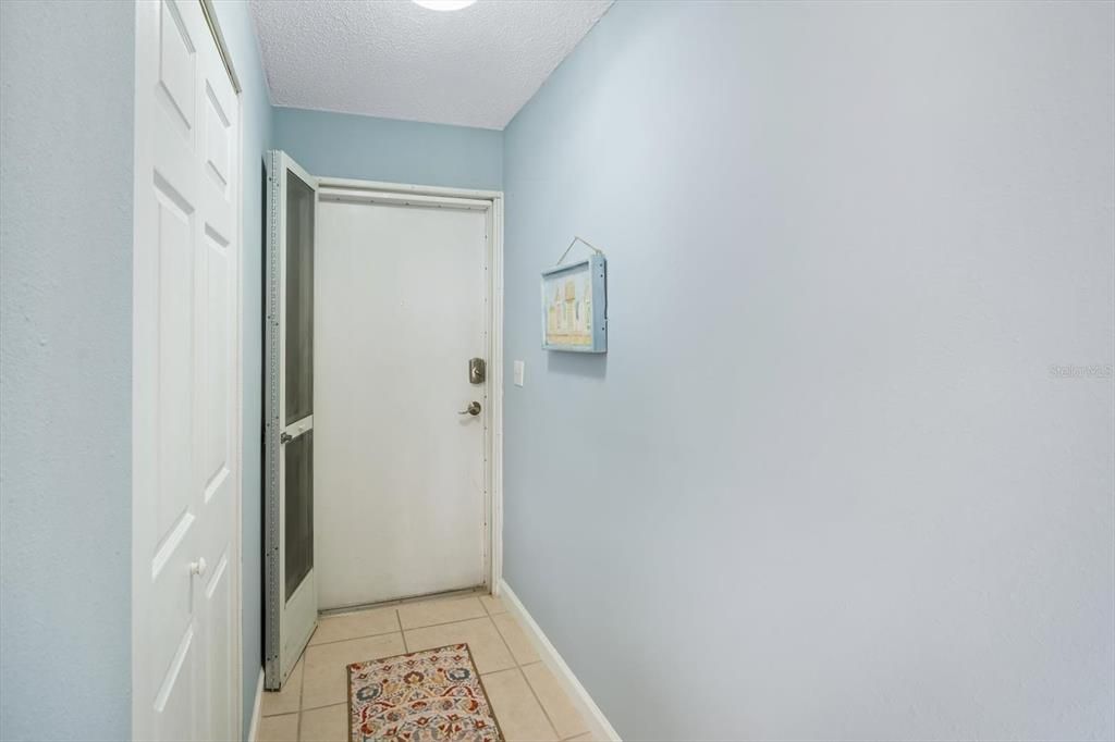 合同活跃: $545,000 (2 贝兹, 1 浴室, 822 平方英尺)