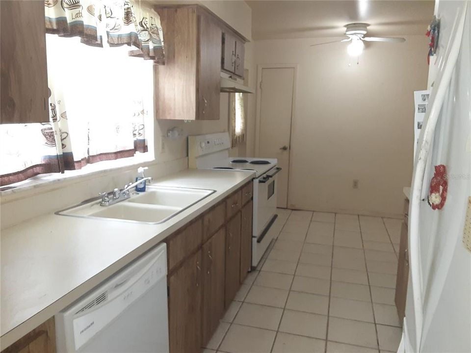 На продажу: $259,000 (3 спален, 2 ванн, 1325 Квадратных фут)