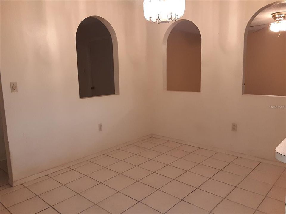 На продажу: $259,000 (3 спален, 2 ванн, 1325 Квадратных фут)