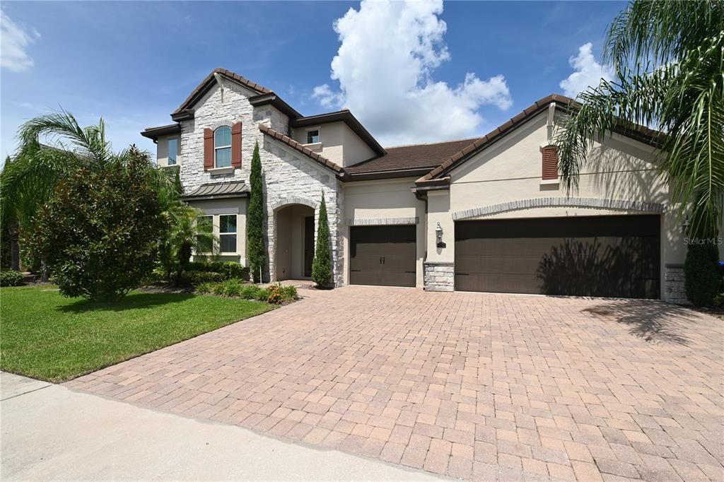 出租: $5,800 (6 贝兹, 4 浴室, 5742 平方英尺)