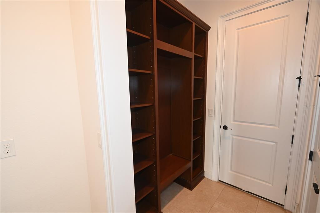 出租: $5,800 (6 贝兹, 4 浴室, 5742 平方英尺)