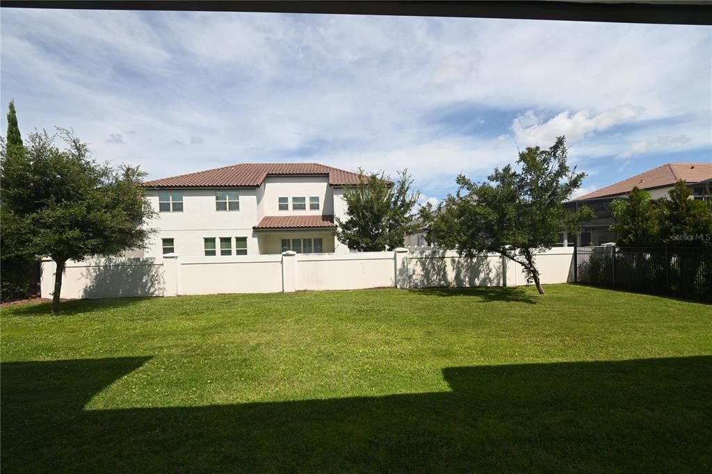 出租: $5,800 (6 贝兹, 4 浴室, 5742 平方英尺)