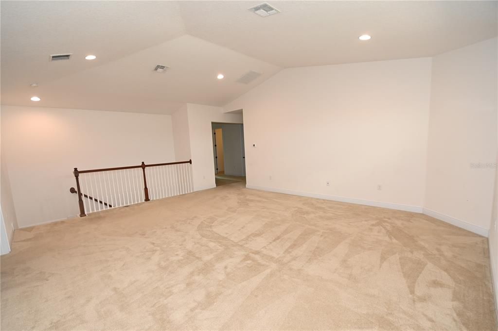 出租: $5,800 (6 贝兹, 4 浴室, 5742 平方英尺)