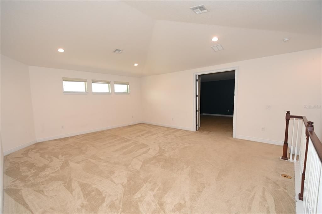 出租: $5,800 (6 贝兹, 4 浴室, 5742 平方英尺)