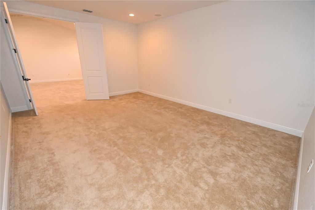 出租: $5,800 (6 贝兹, 4 浴室, 5742 平方英尺)