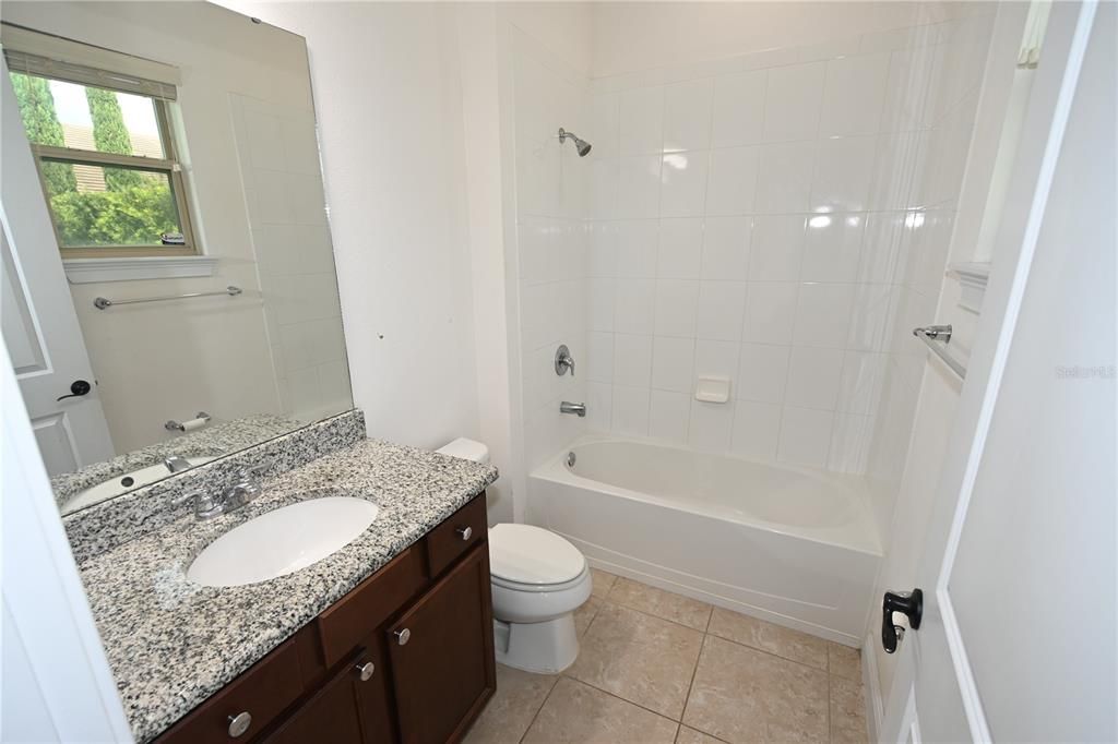 出租: $5,800 (6 贝兹, 4 浴室, 5742 平方英尺)