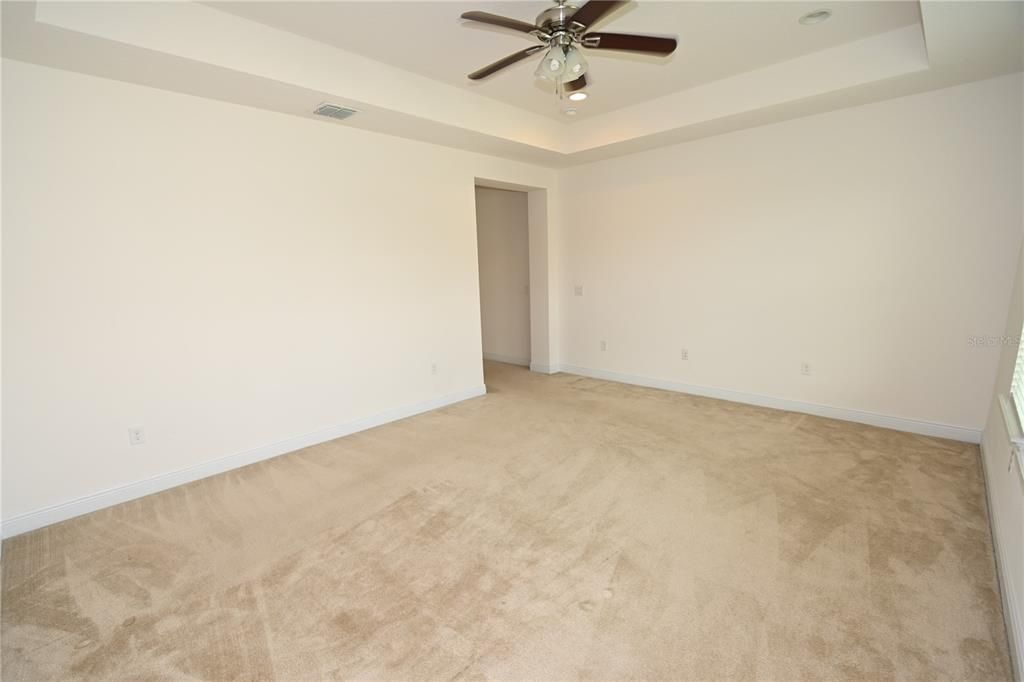 出租: $5,800 (6 贝兹, 4 浴室, 5742 平方英尺)