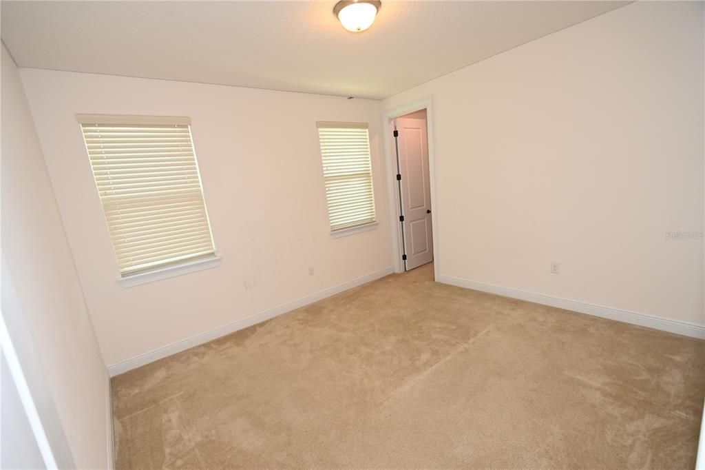 出租: $5,800 (6 贝兹, 4 浴室, 5742 平方英尺)