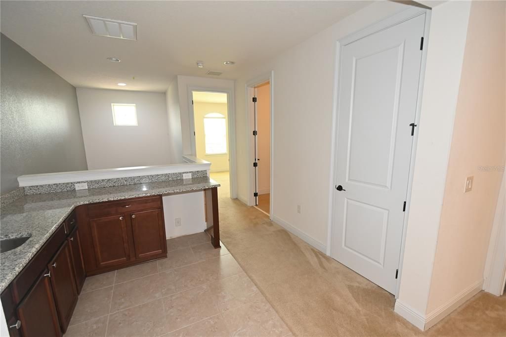 出租: $5,800 (6 贝兹, 4 浴室, 5742 平方英尺)